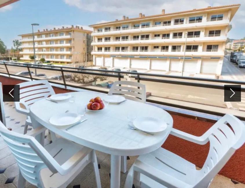 Apartamento Familiar Torroella De Montgri Luaran gambar